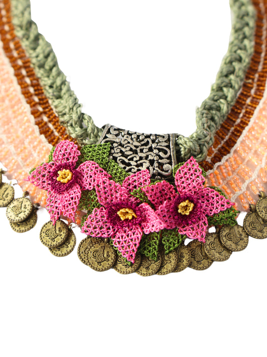 Düşlem – Turuncu Dantel ve Ponponlu Hayal Kolyesi