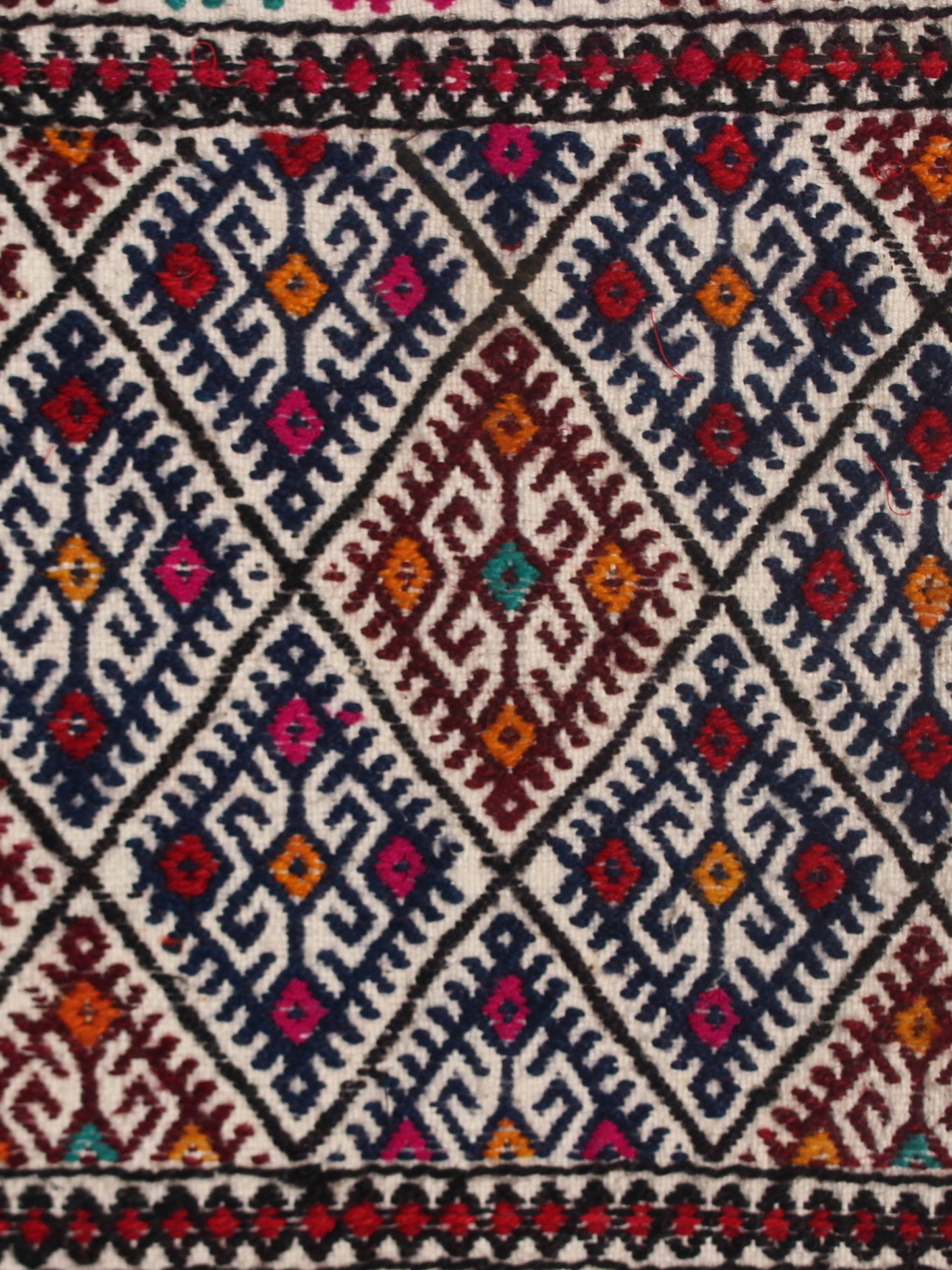 İki Yüz, Tek Ruh – Modernize Edilmiş Çift Taraflı Antika Heybe