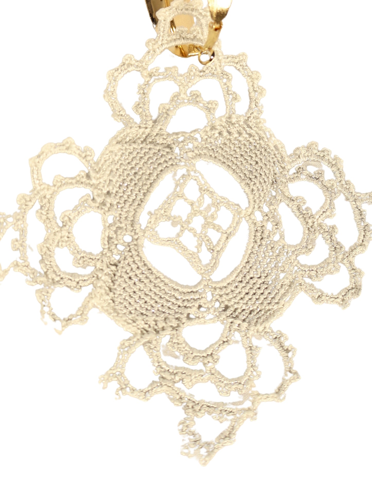 Sena – Gümüş Sim Tığ İşi & Gold Halka Küpe