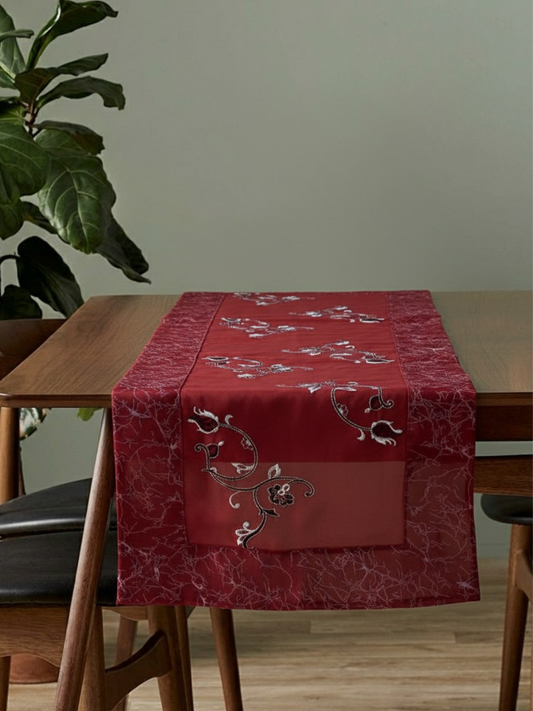 Gümüş Hare – Bordo Organze Üzeri Desenli Şık Dekoratif Örtü