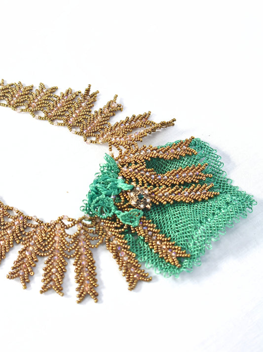 Ravza – Bronz Kıvrım ve Yeşil Tül Kolye