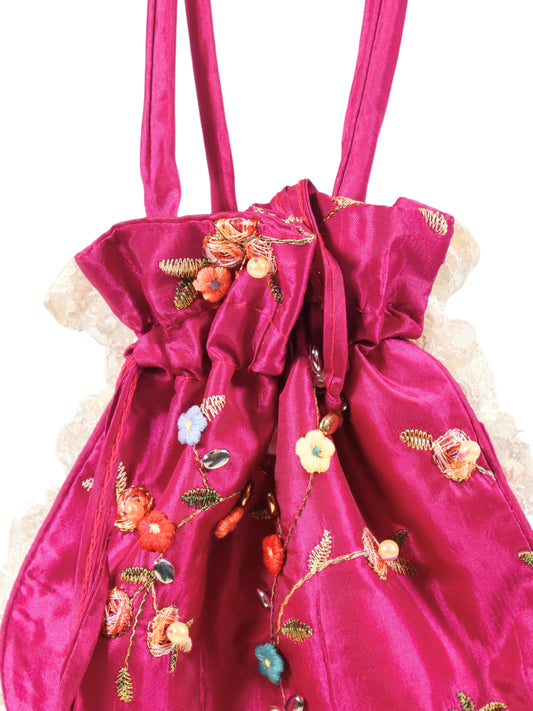 Feray – Nakışlı Fırfırlı El Yapımı Fuşya Çanta