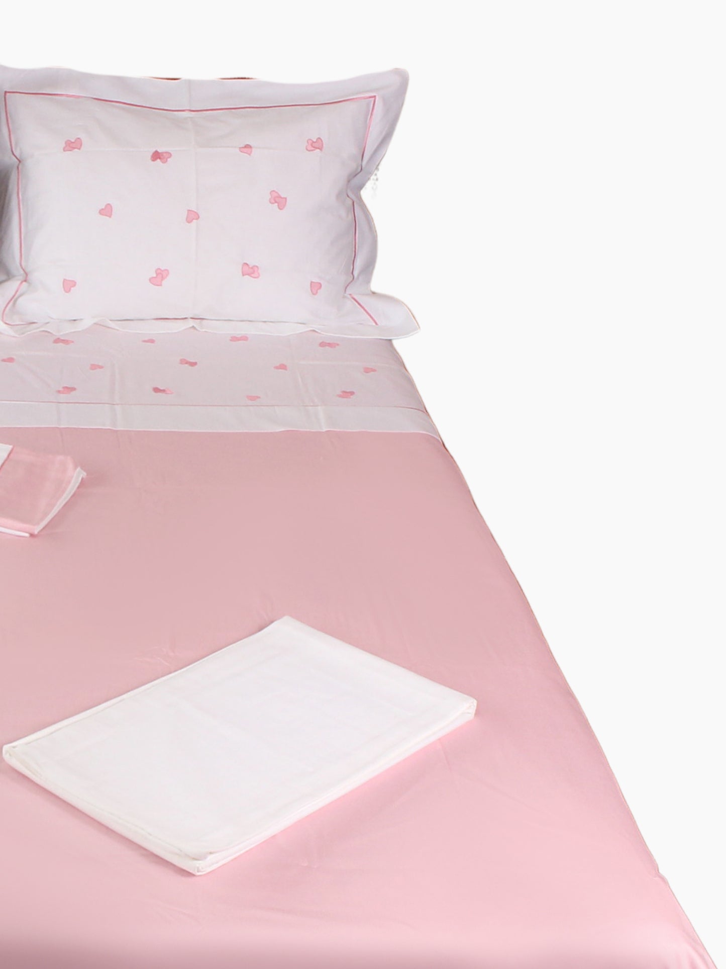 Güliz – Kalp Motifli Pamuklu Saten Çift Kişilik Nevresim Takımı