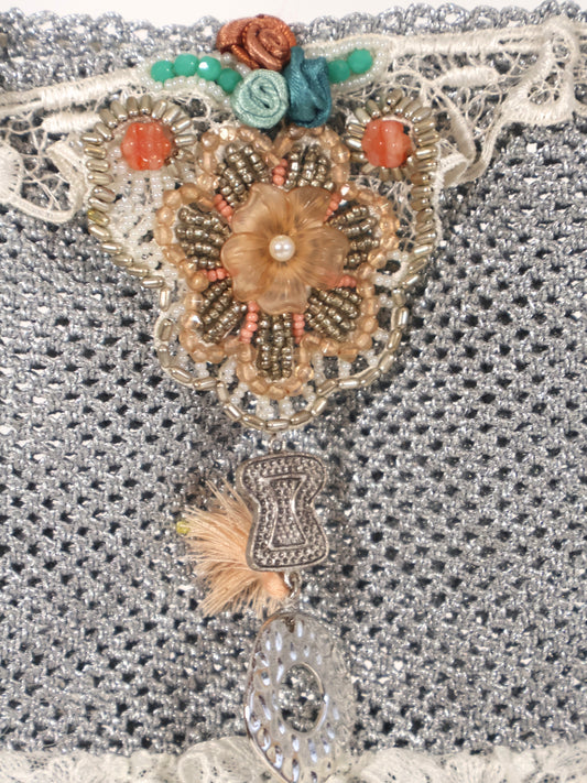 Gümüş - El İşi Gri Çanta