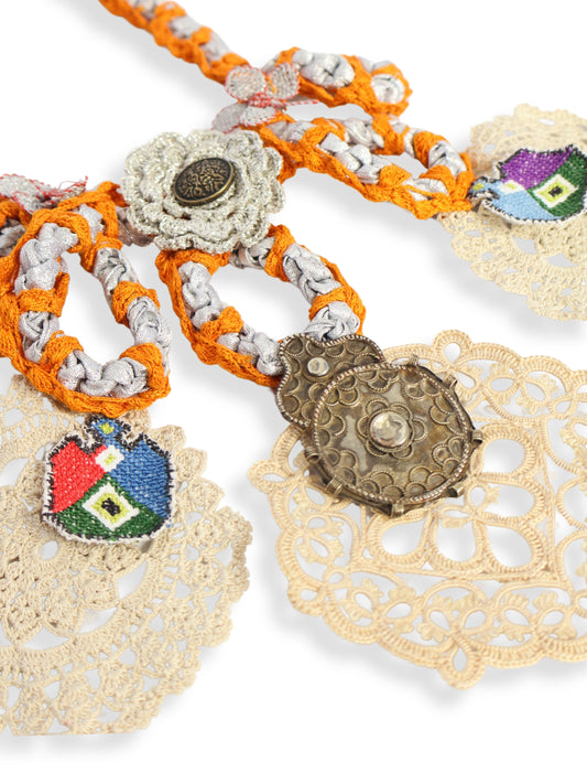 Aysel – Lace Shaded Triple Swing Necklace