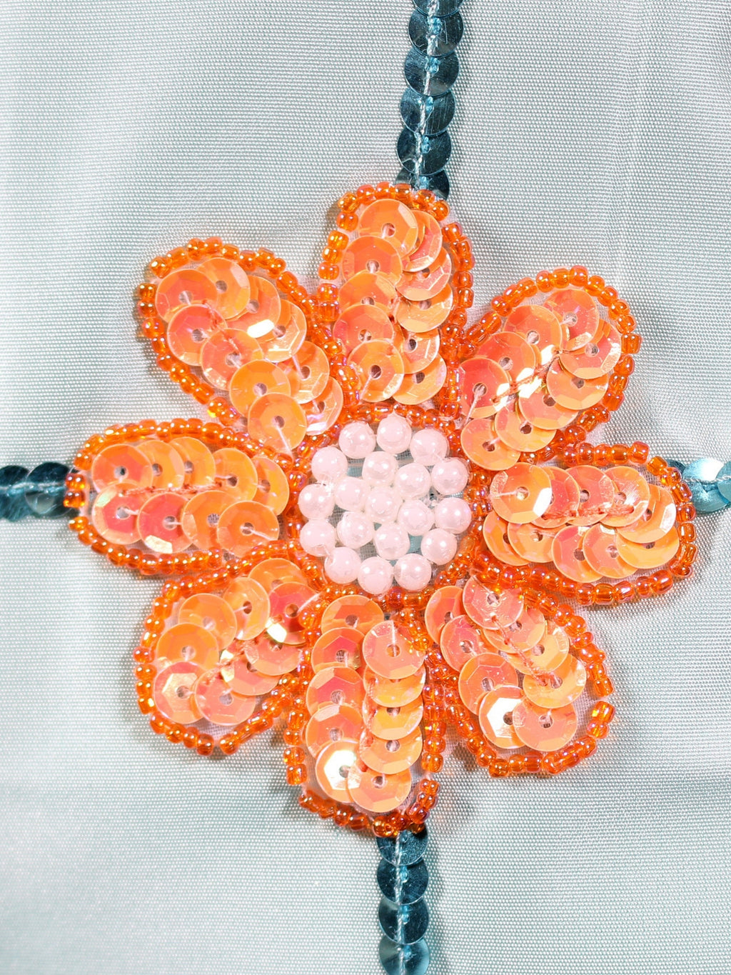 Turkuaz Çiçek – Renkli Payetli Çiçek Motifli İpek Tafta Kırlent Kılıfı