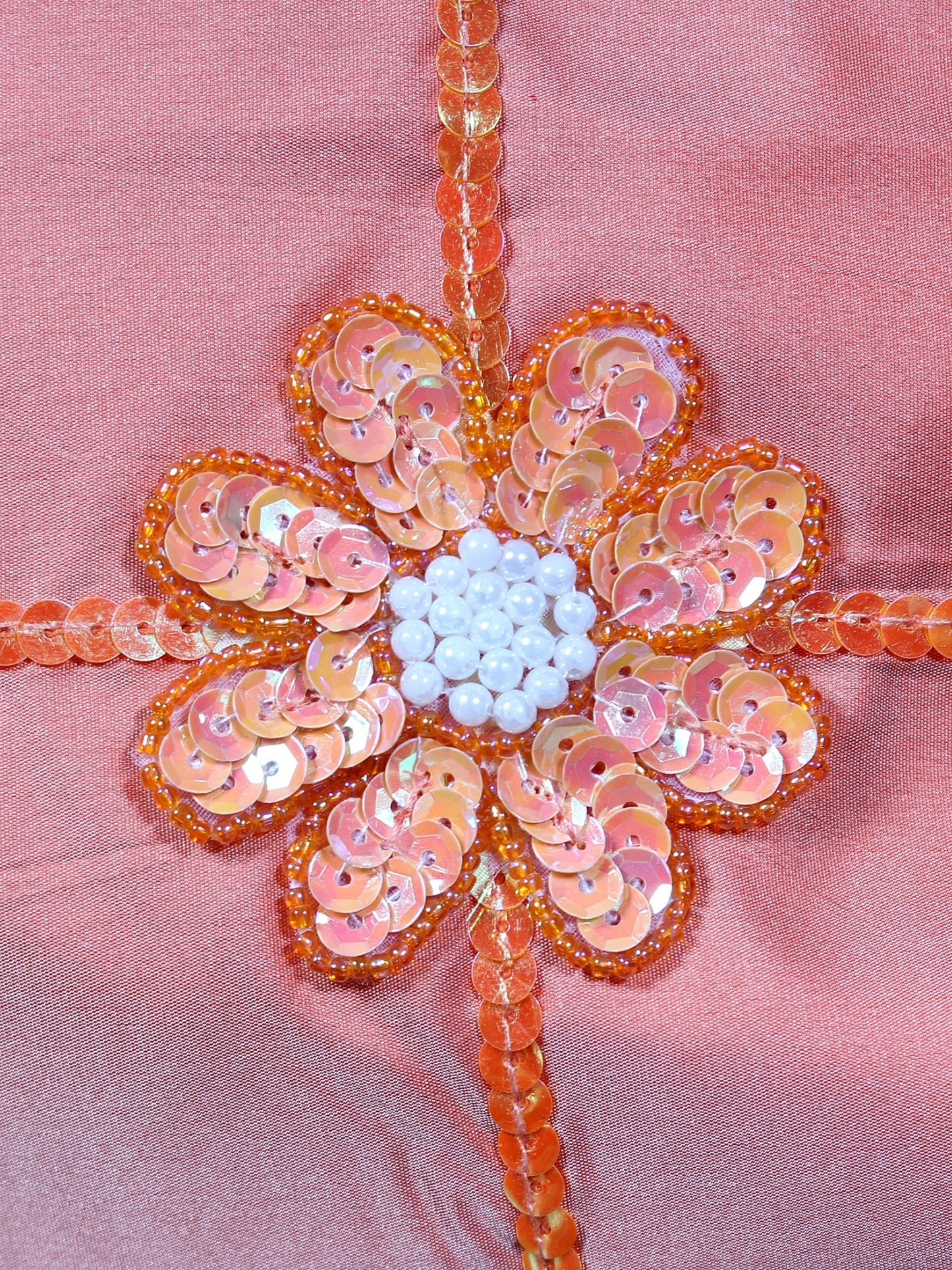 Turuncu Bahar – Payet ve İnci İşlemeli Çiçekli İpek Tafta Kırlent Kılıfı