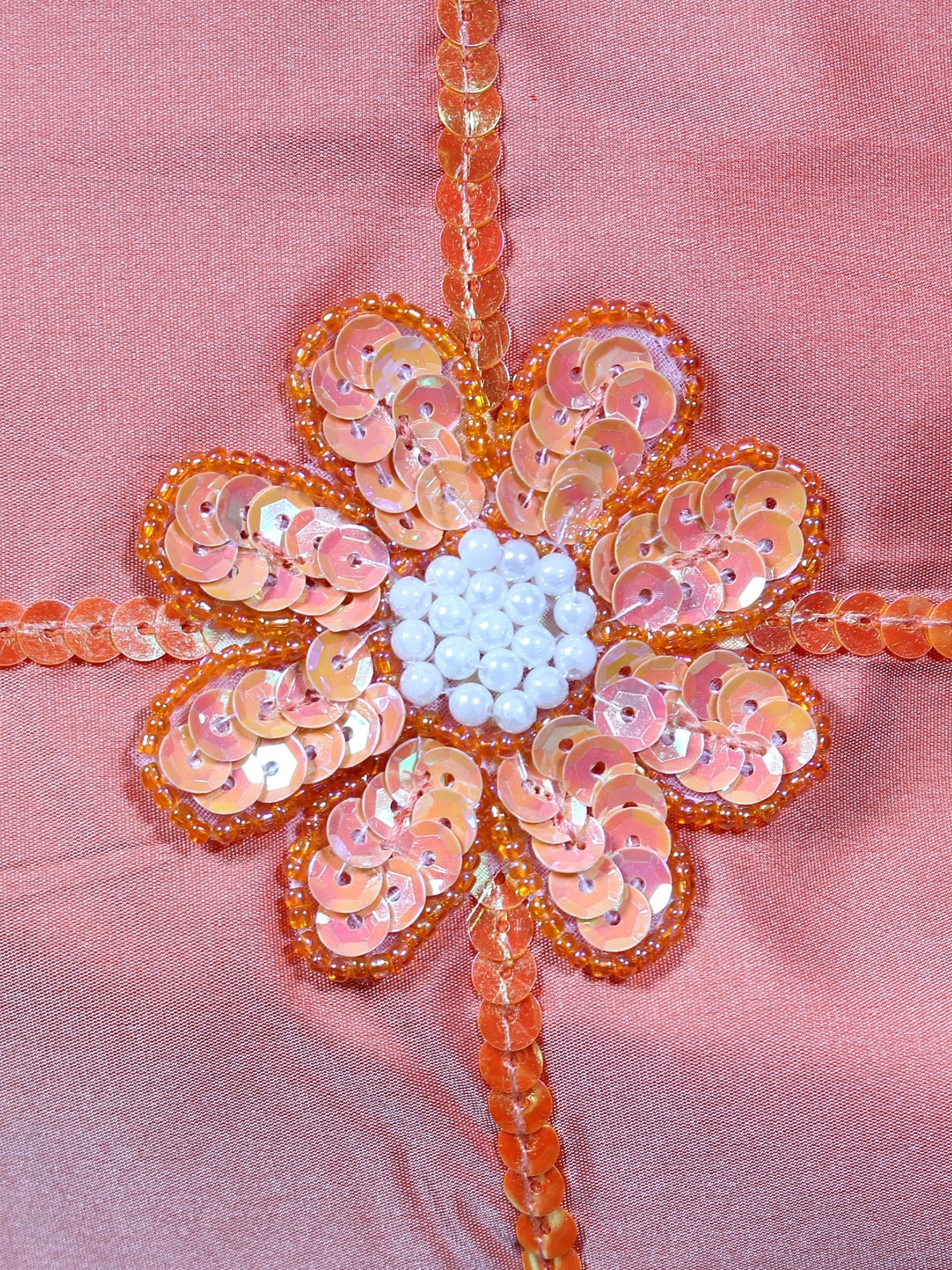 Turuncu Bahar – Payet ve İnci İşlemeli Çiçekli İpek Tafta Kırlent Kılıfı