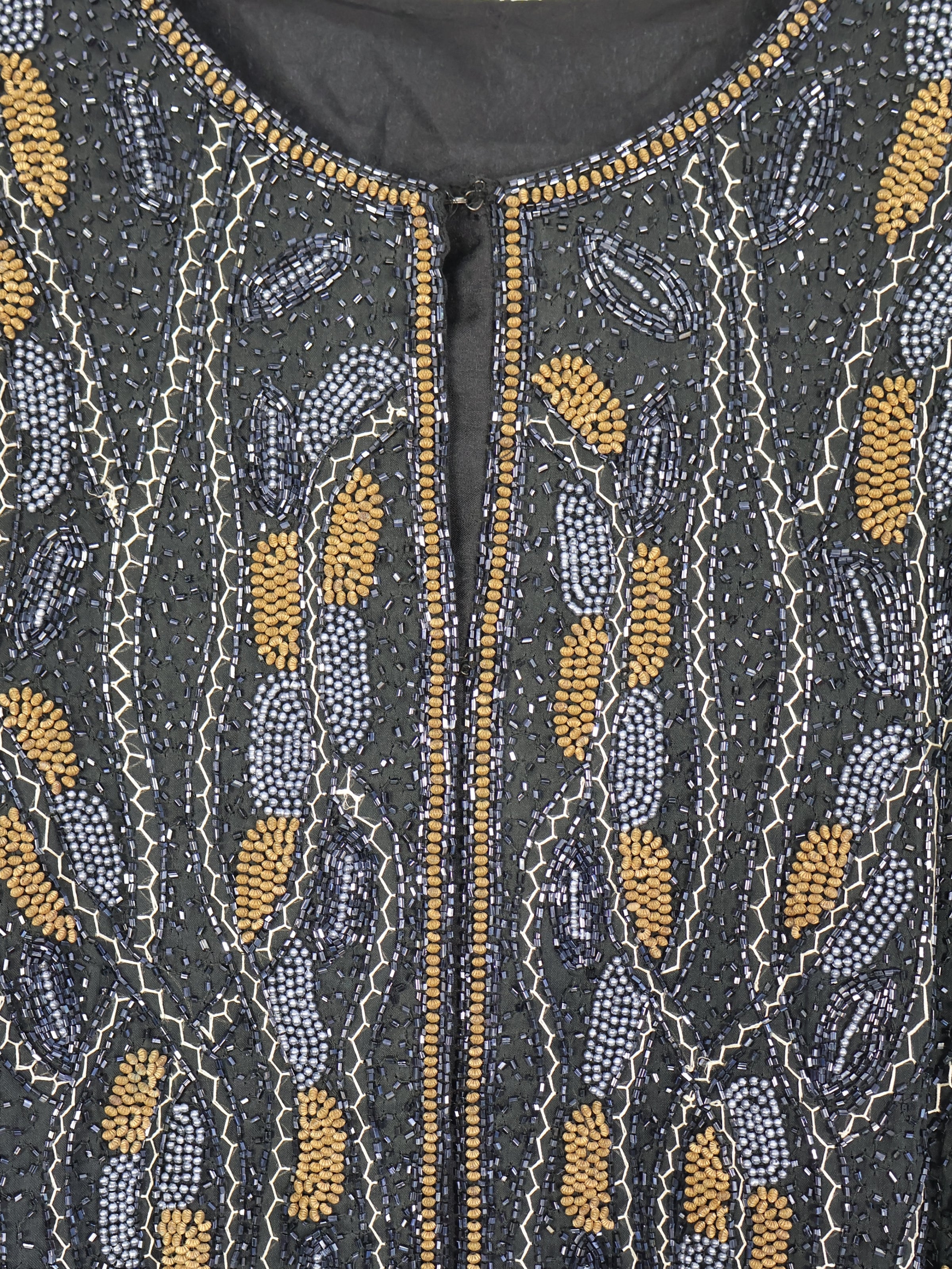 Doğanın İzleri – Siyah Üzeri Altın ve Gri Motifli Ceket