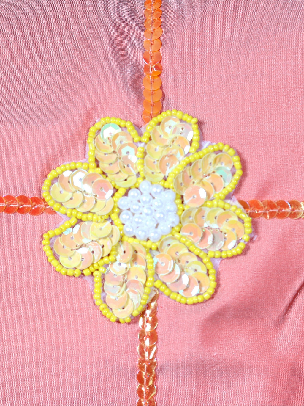 Turuncu Bahar – Payet ve İnci İşlemeli Çiçekli İpek Tafta Kırlent Kılıfı