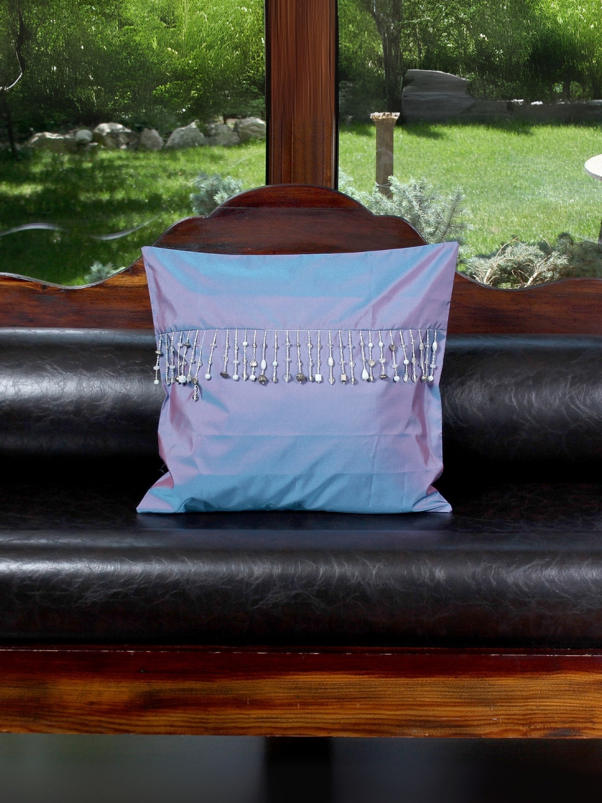 Gök Tınısı – İki Renk Geçişli Püsküllü Tafta Kırlent Kılıfı