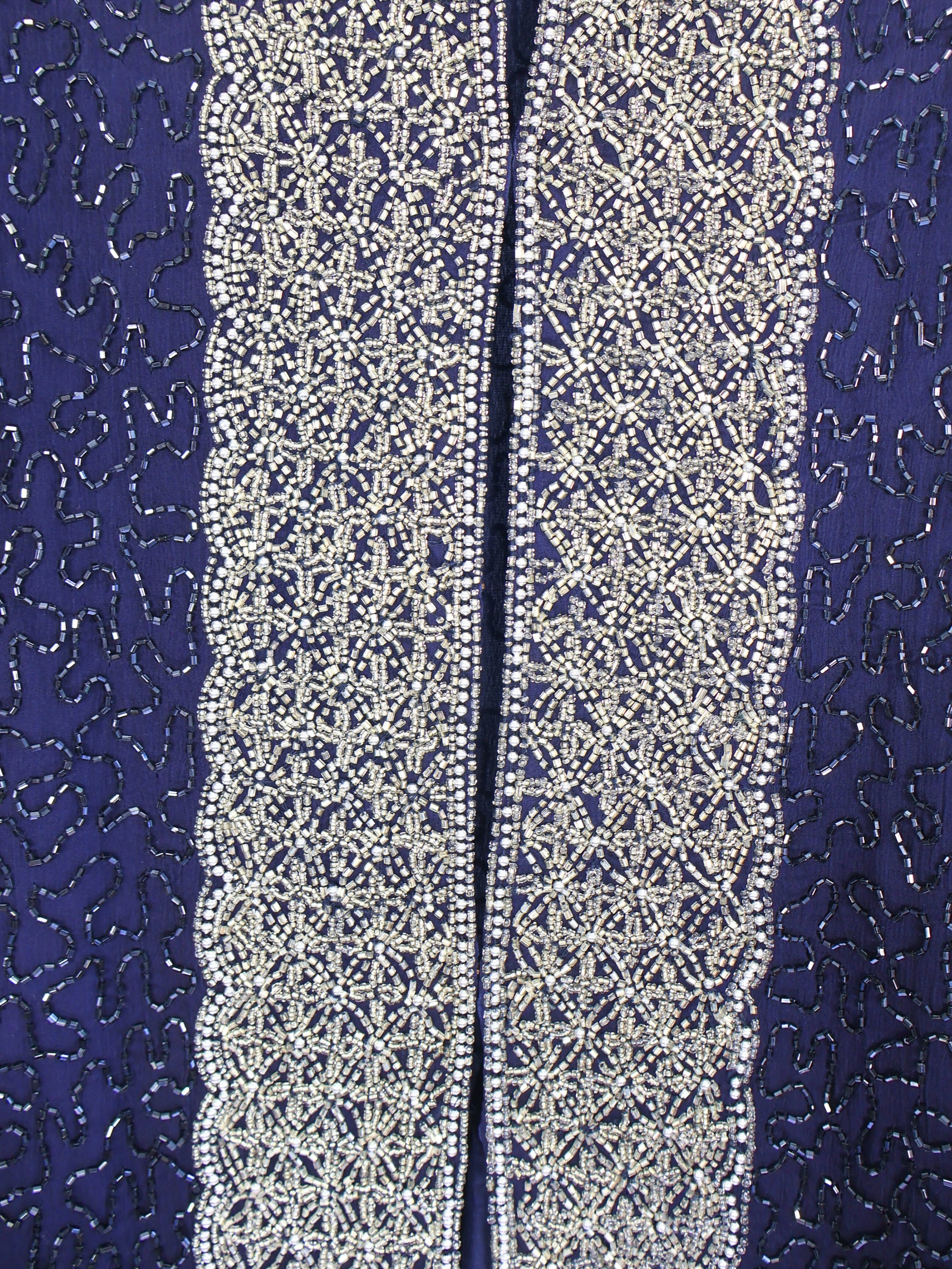 Lacivert Işıltı – Gümüş İşlemeli Uzun Ceket