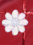 Kırmızı Narinlik – İncili Çiçek Motifli Payetli İpek Tafta Kırlent Kılıfı