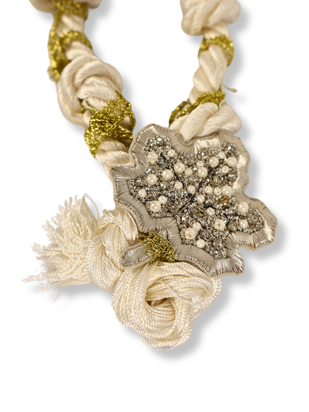 Hicran – Çiçekli Düğümlü Zarafet Kolyesi