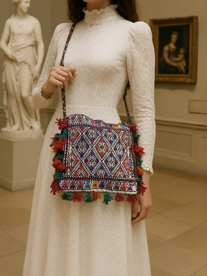 İki Yüz, Tek Ruh – Modernize Edilmiş Çift Taraflı Antika Heybe