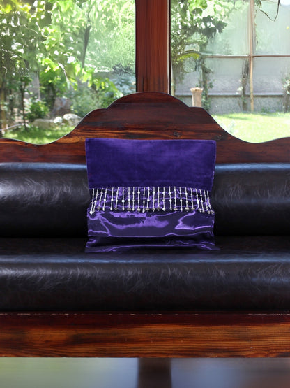 Gece Zarafeti – Kadife Üzeri Kristal Boncuk İşlemeli Mor Kırlent Kılıfı