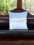 Buzlu Işık – Mavi Kadife & Saten Kırlent Kılıfı Boncuk İşlemeli