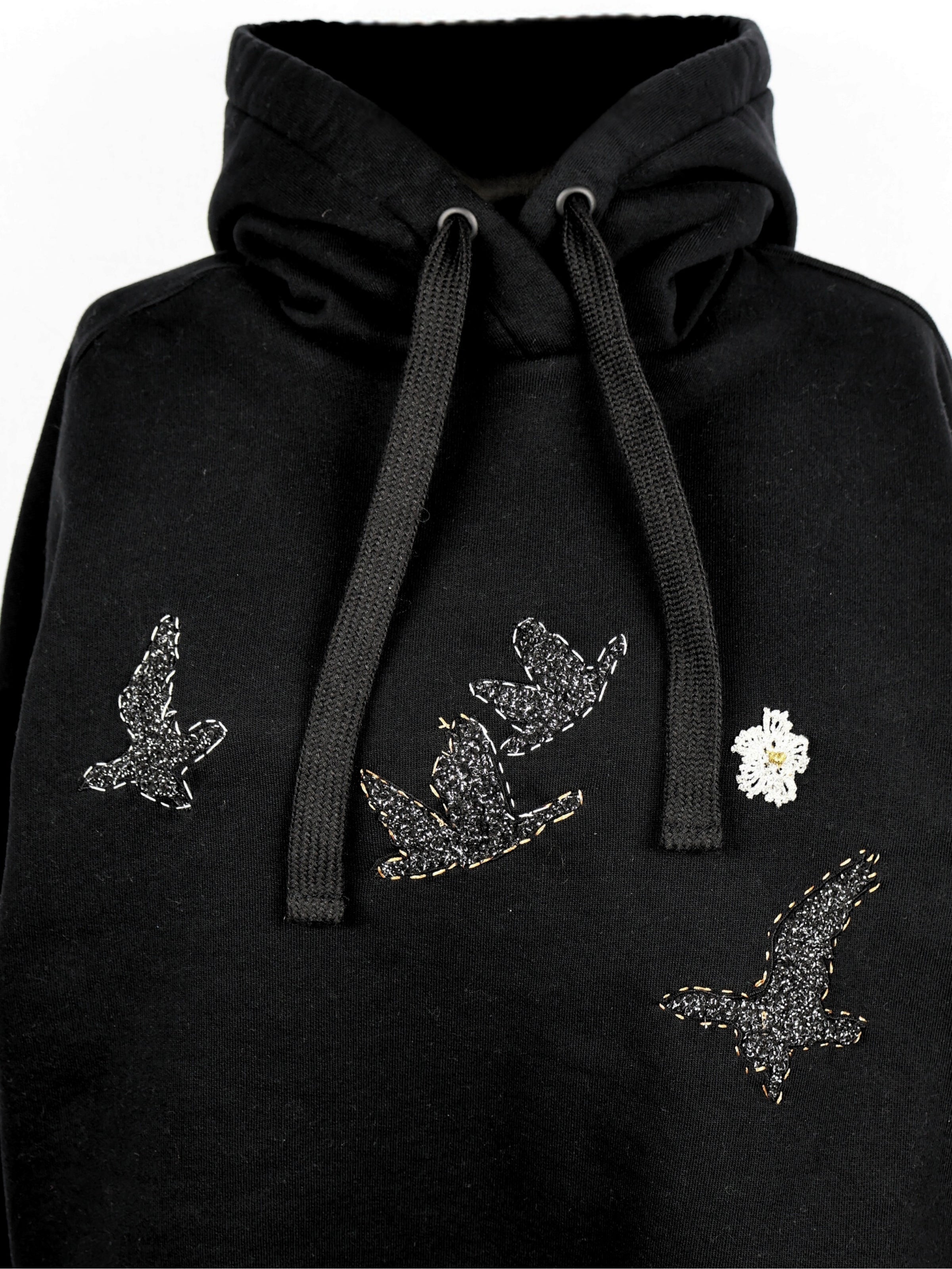 Simli Gece – Gümüş Detaylı Kapüşonlu Oversize Sweatshirt