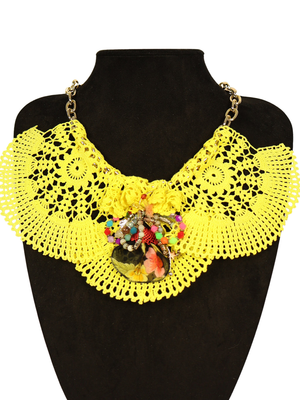 Zerda – Lace Pattern Necklace Colored with Natural Dye