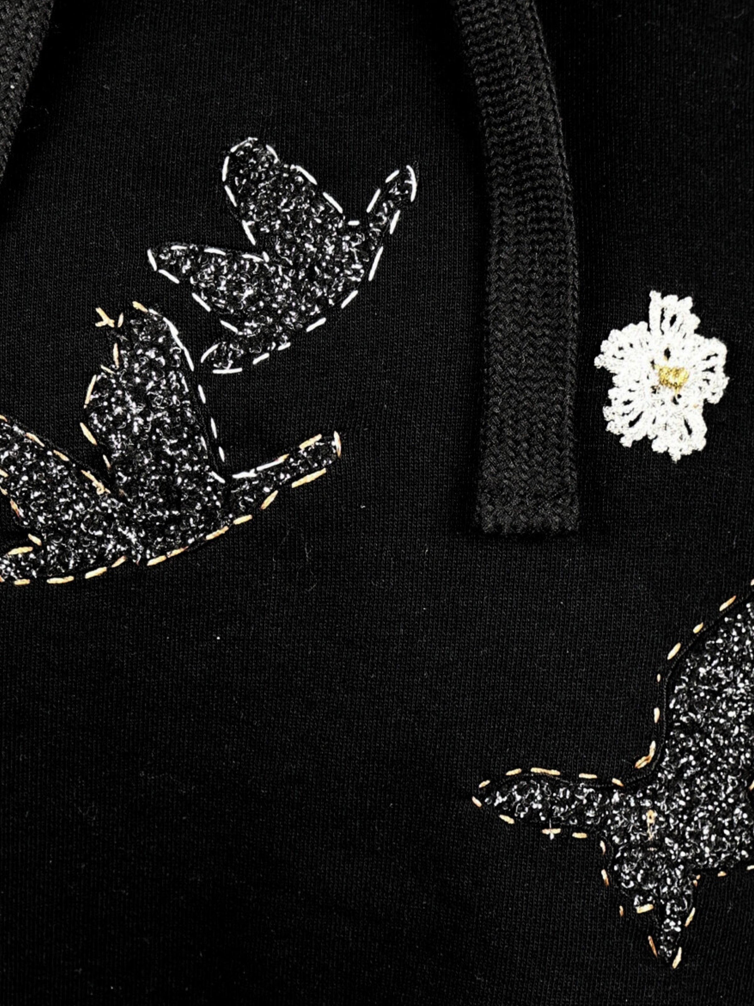 Simli Gece – Gümüş Detaylı Kapüşonlu Oversize Sweatshirt