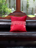 Bordo Sükûnet – Taş Detaylı Kadife & İpek Tafta Dekoratif Kırlent Kılıfı