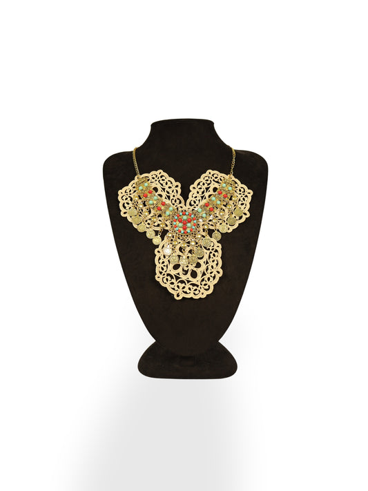 Altın İz – El Örgüsü Motifli Sallantılı Kolye