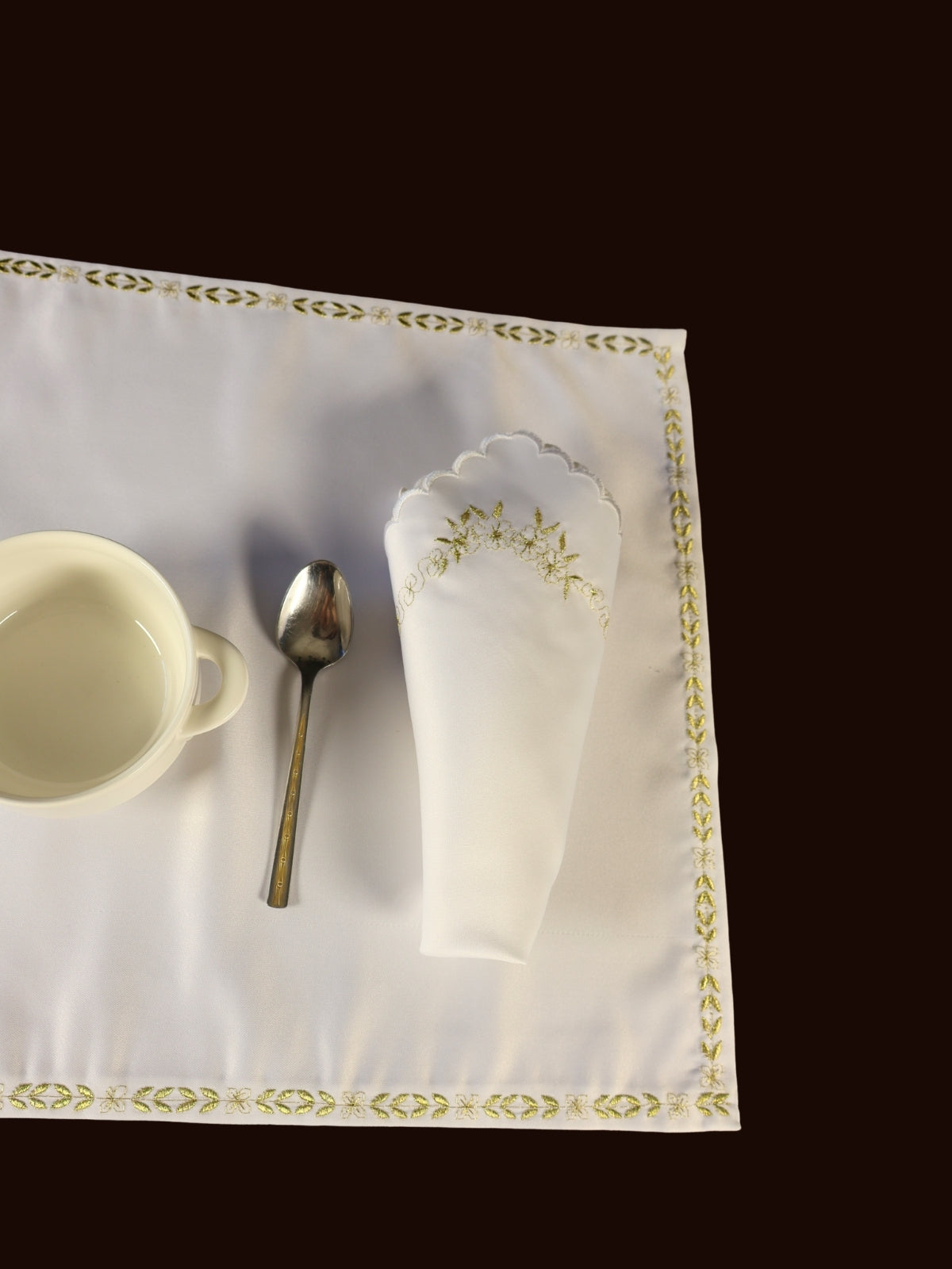 Simli Zarafet – Beyaz Atlas Amerikan Servis ve Peçete Takımı