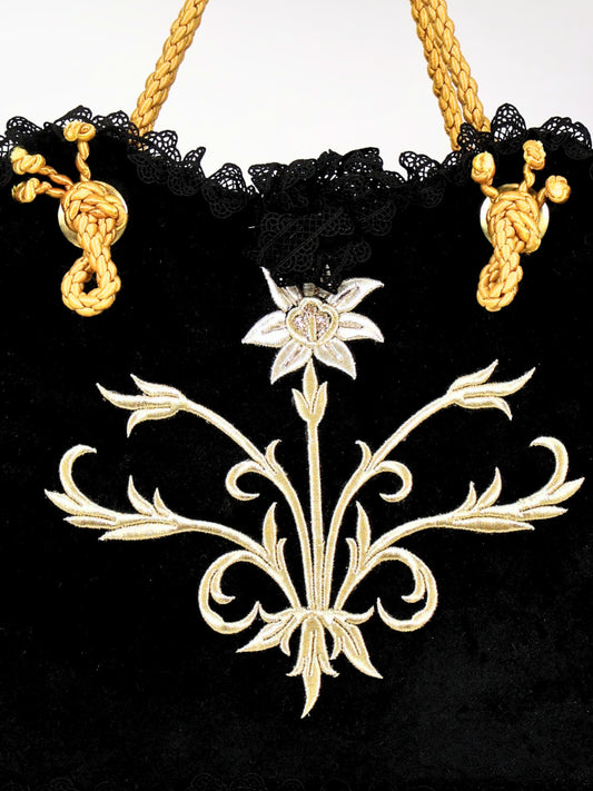 Nisa – Hand Embroidered Velvet Flower Evening Bag