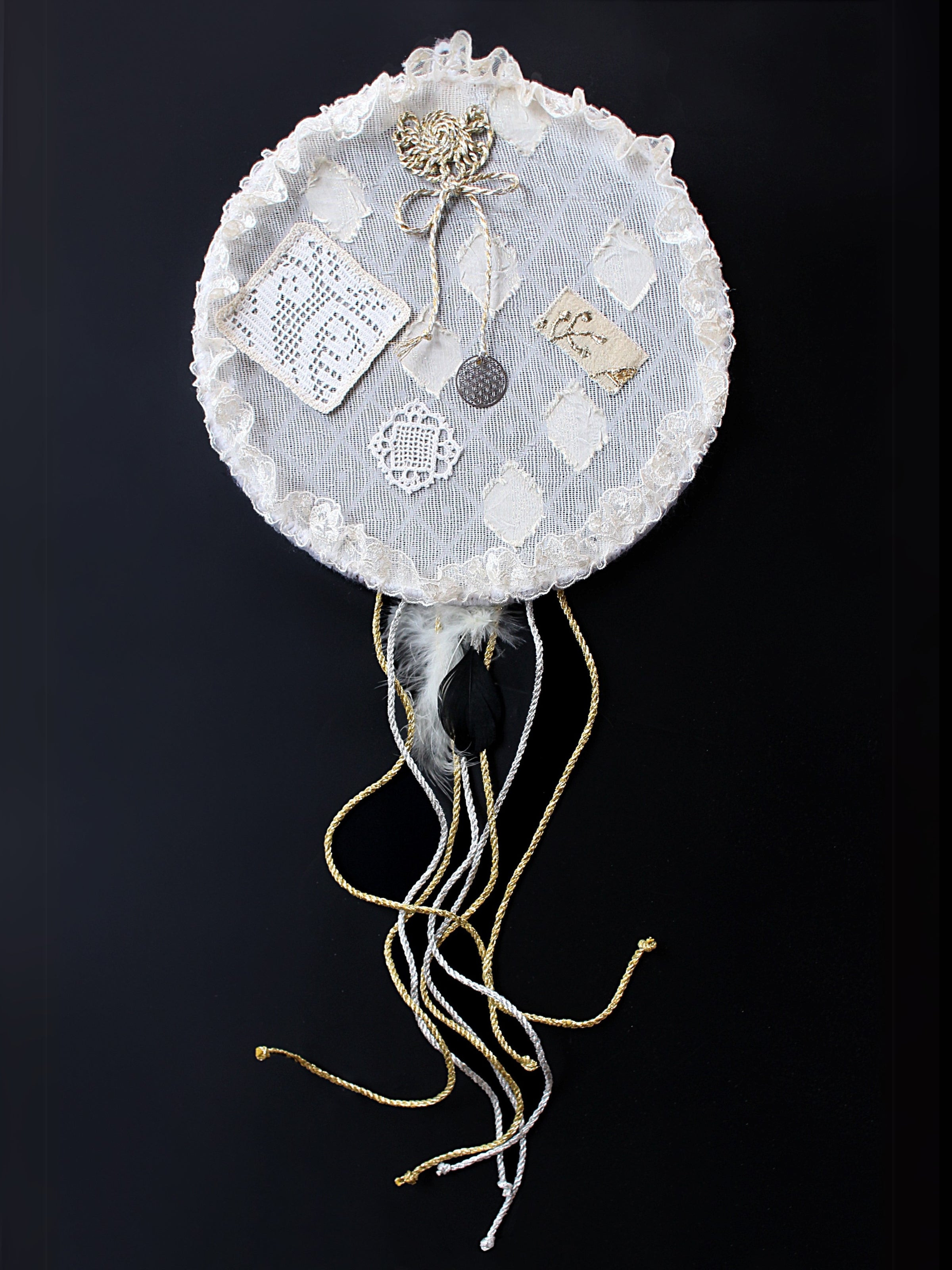 Yaşam Çiçeği -  Dantel ve Gümüş  Kolye Ucu Süslemeli El Yapımı Dreamcatcher