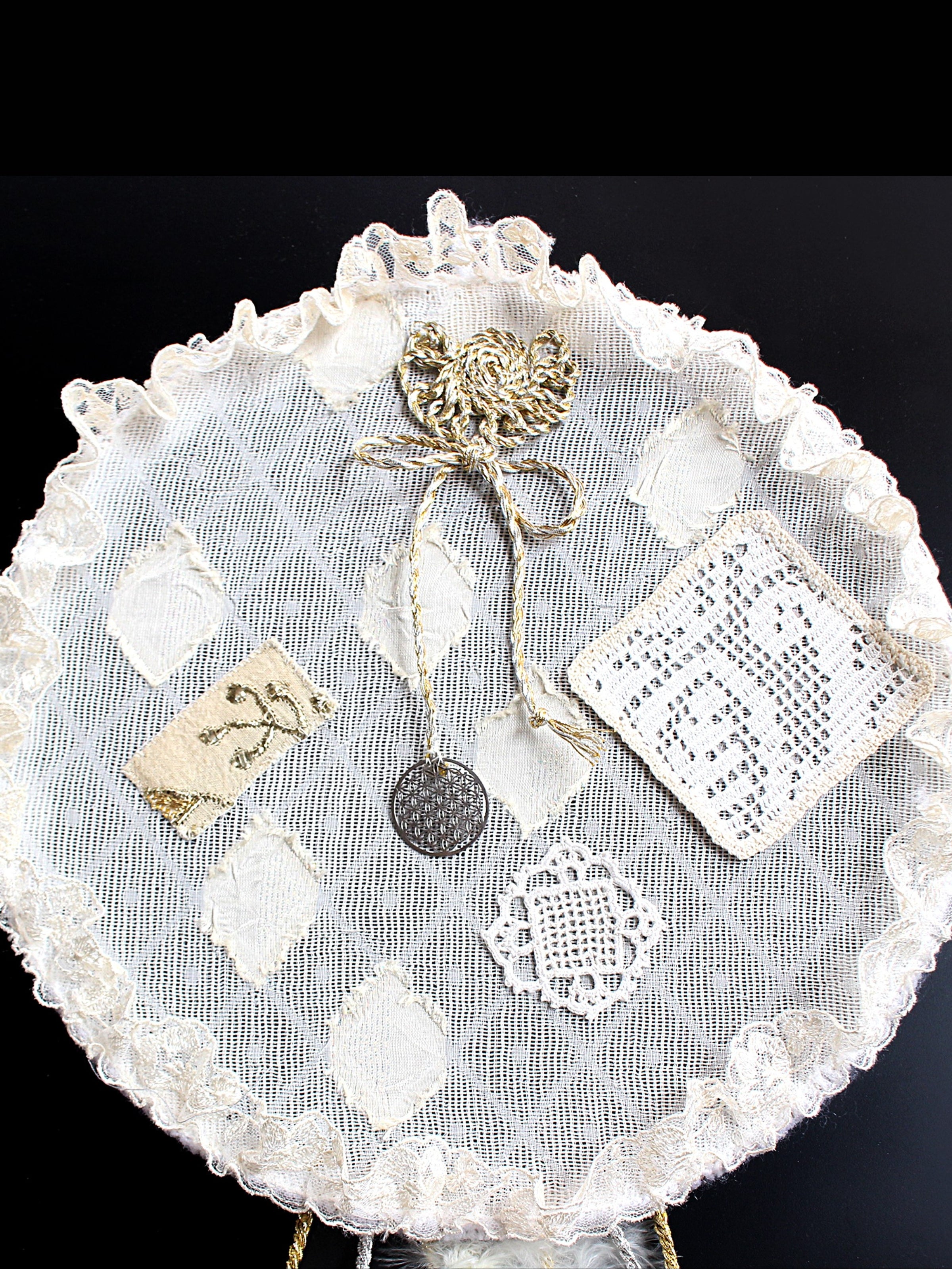 Yaşam Çiçeği -  Dantel ve Gümüş  Kolye Ucu Süslemeli El Yapımı Dreamcatcher