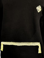 Gece Dokusu – El Tığ Detaylı Kapşonlu Siyah Sweatshirt