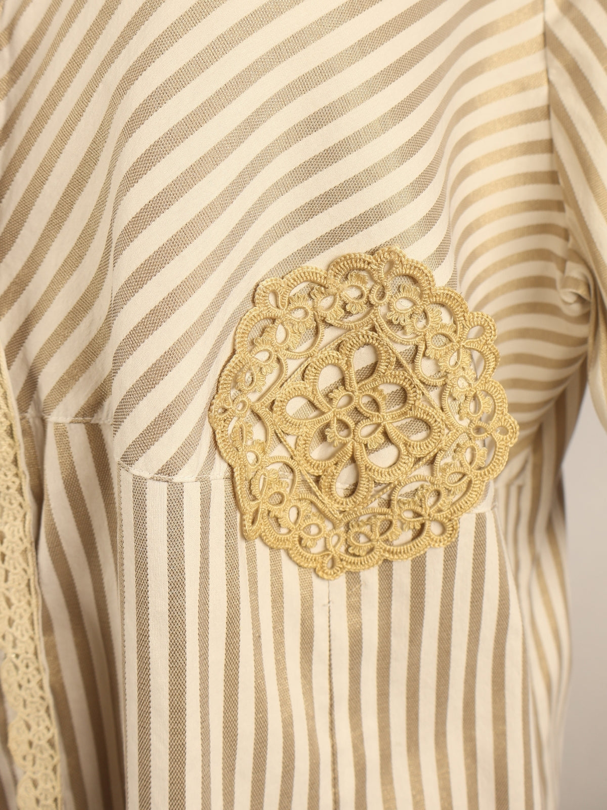 The Silence of the Coat of Arms – Hand Laced Men's Jacquard Collar Shirt