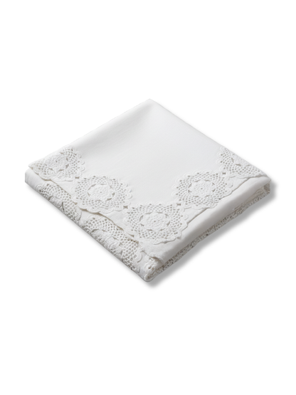 Zamanın İlmeği – Antika Tığ Motiflerinden Uyarlama Dekoratif Örtü