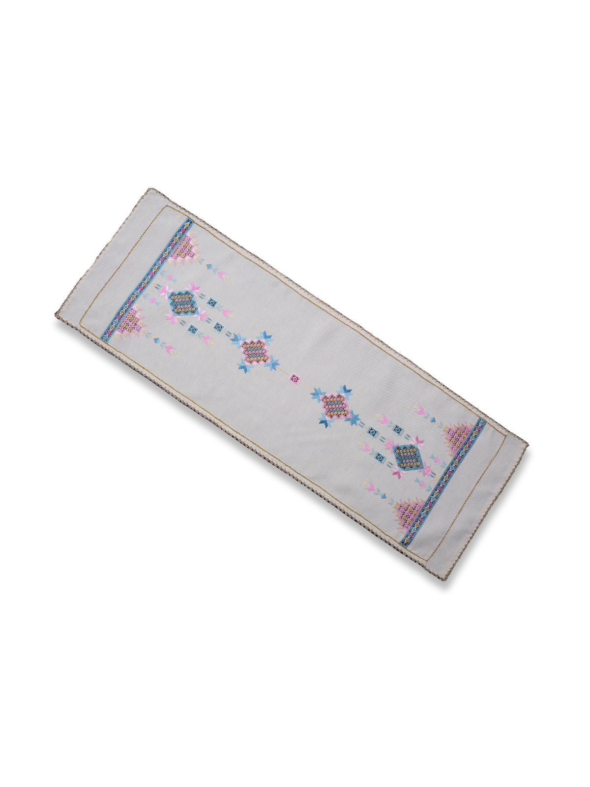 1960'larda Antep İşi ve Susma Teknikleriyle Çalışılan Sandık Eserinden Dönüştürülen Koleksiyon Eseri