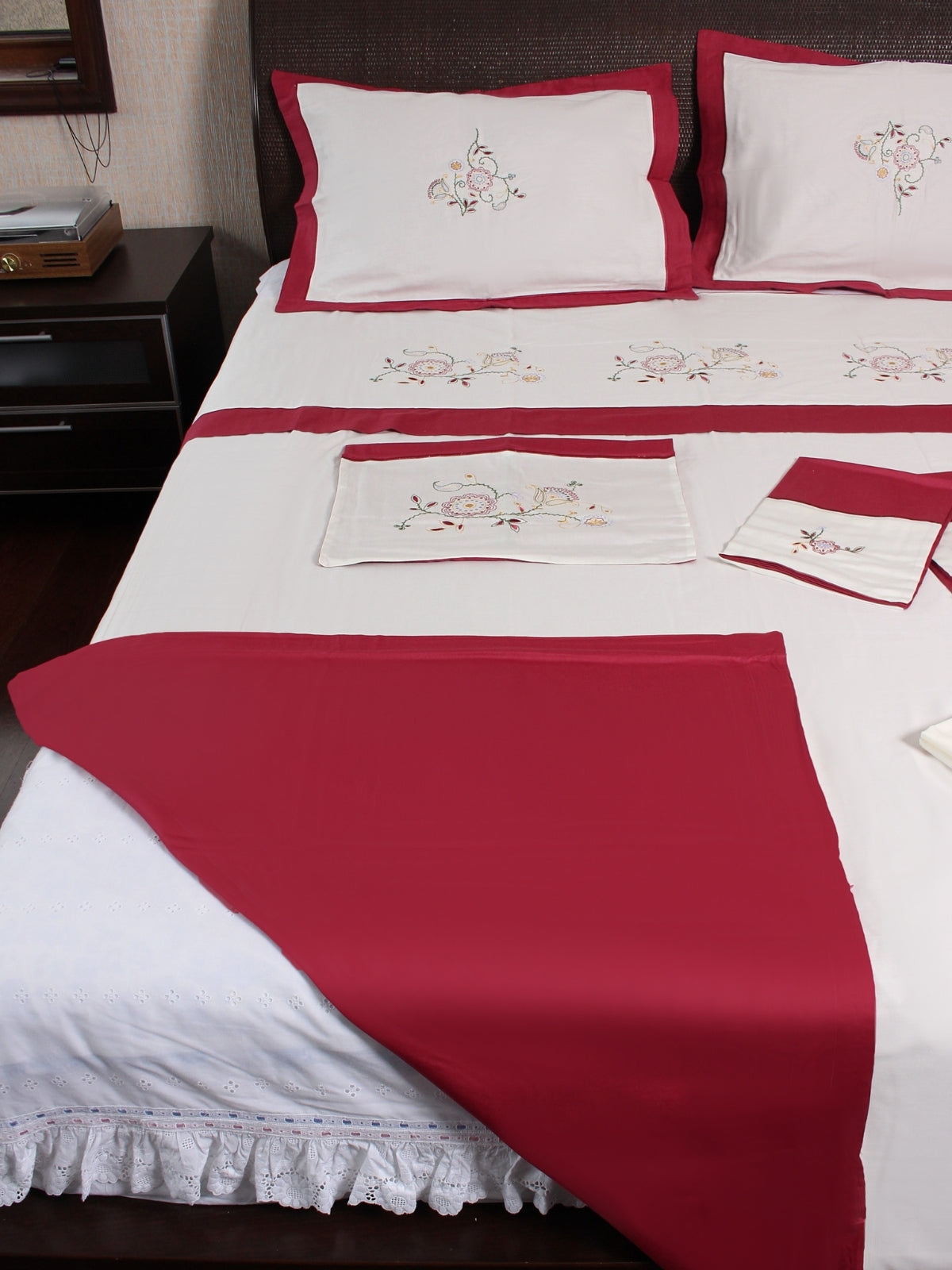 Ecru Burgundy Embroidered 5-Pillow Double Duvet Cover Set