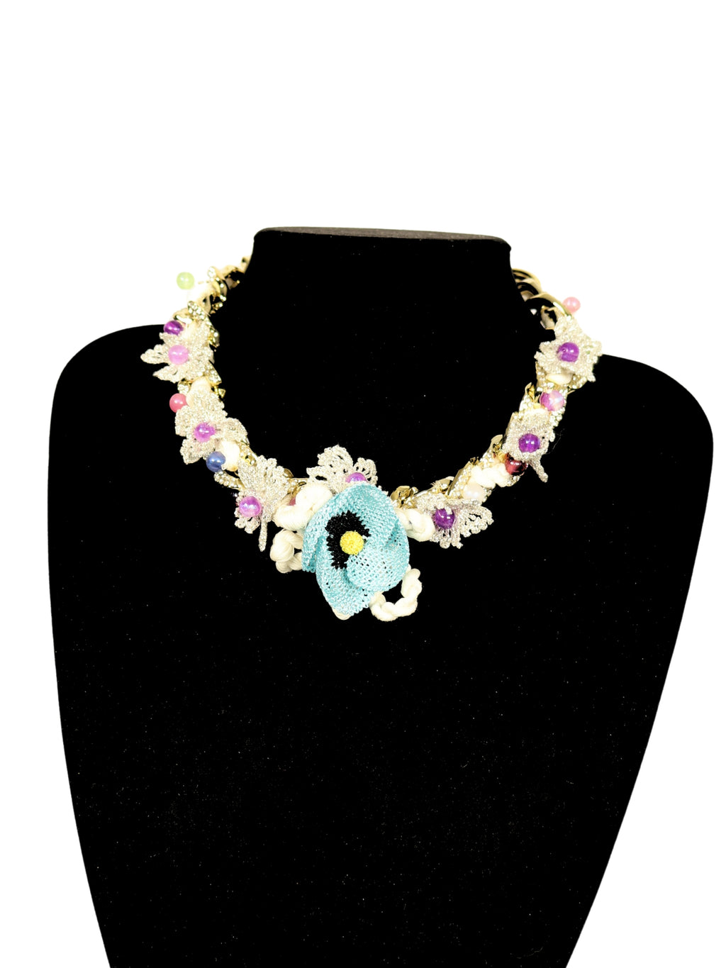 Poppy Traces – Handcrafted Necklace with Gold Ring Chain