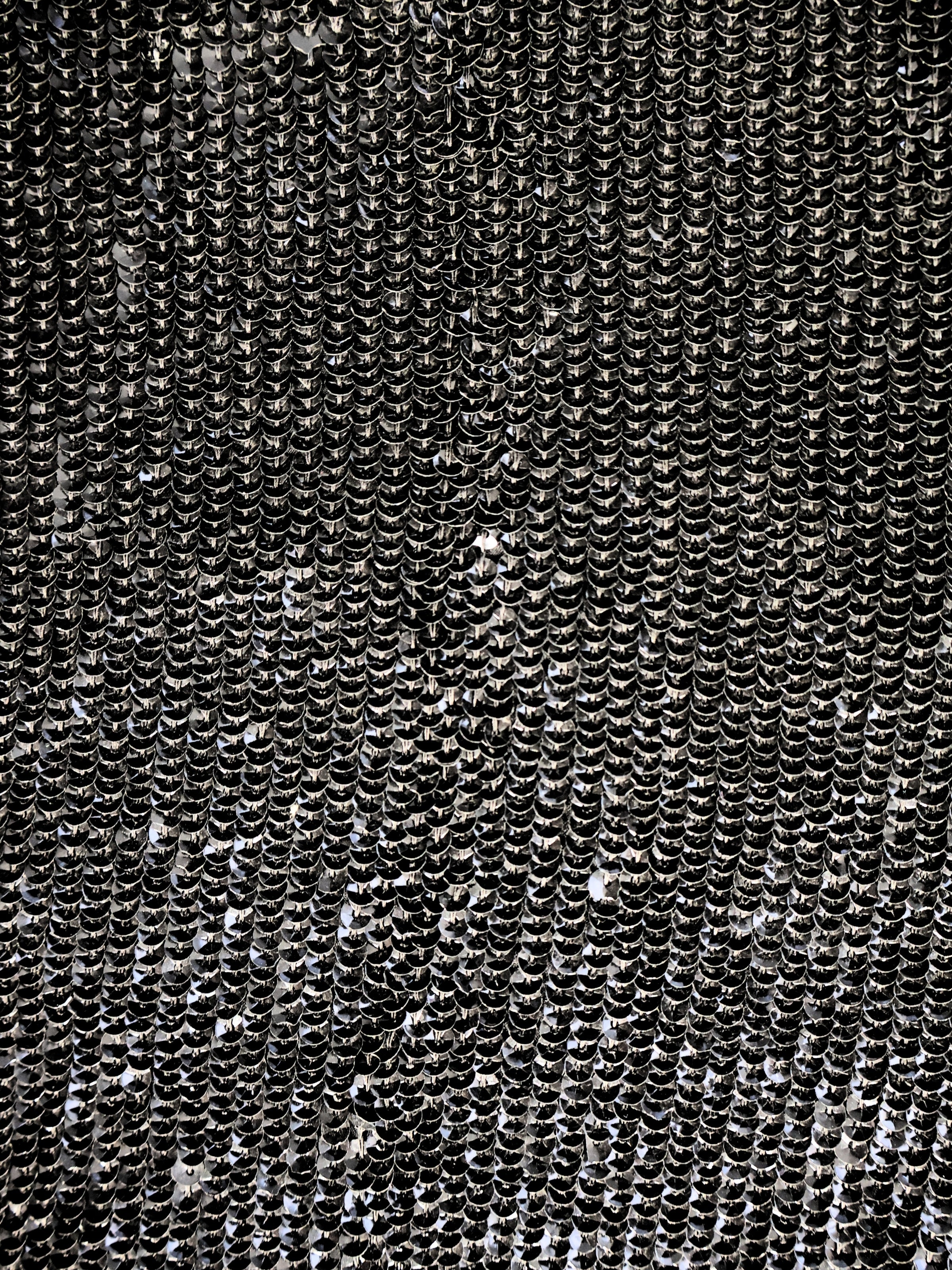 Geceden Parlak – Siyah Payetli Kısa Kollu Bluz