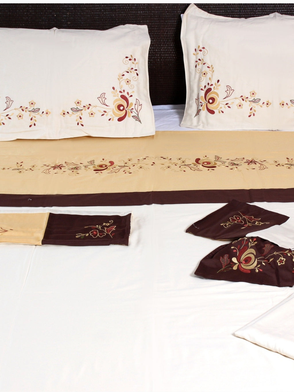 Brown Mustard Embroidered 5-Pillow Double Duvet Cover Set