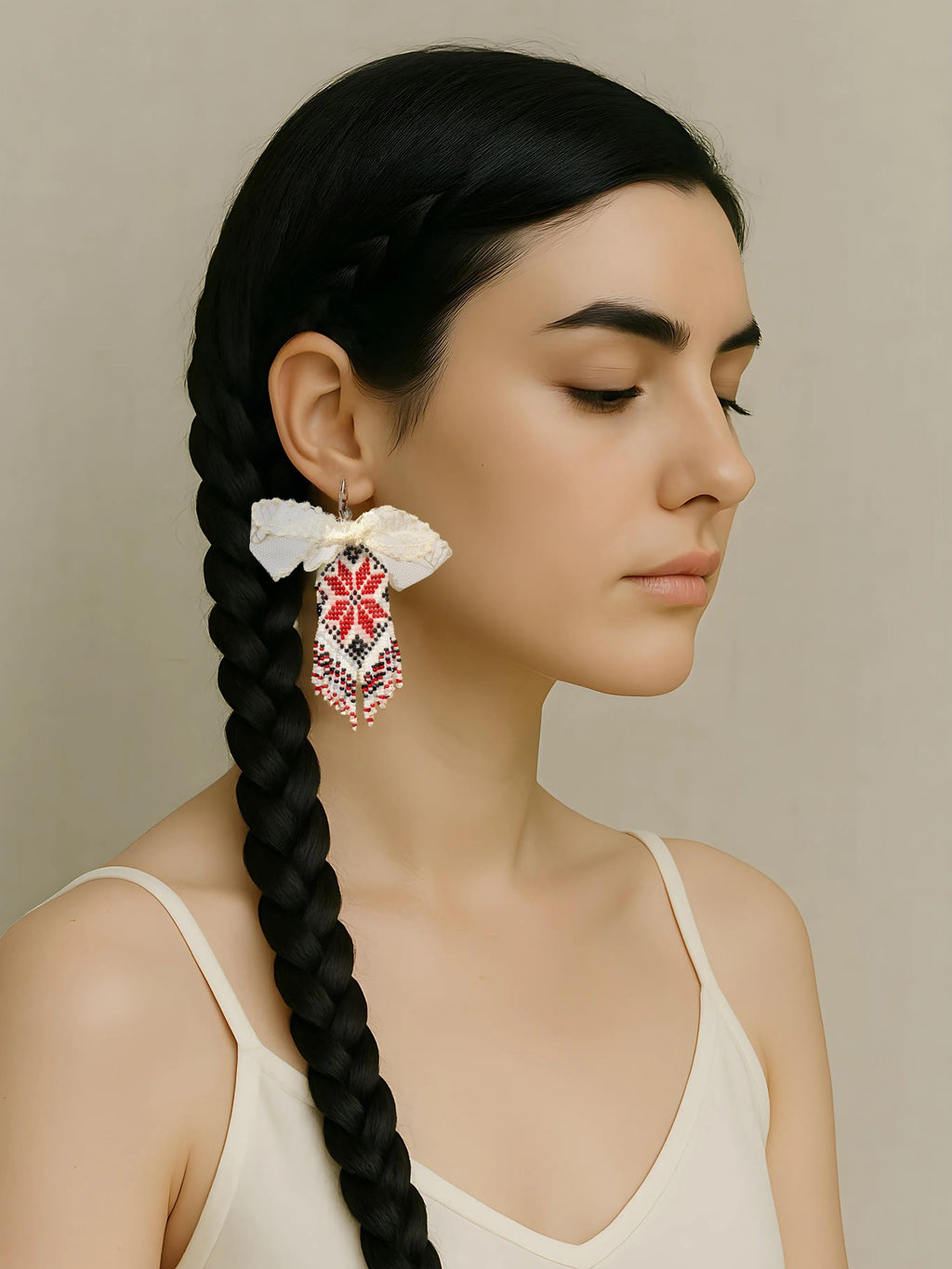 Elvan – Nakışta Yolculuk ve Dantel Fısıltısı Küpesi