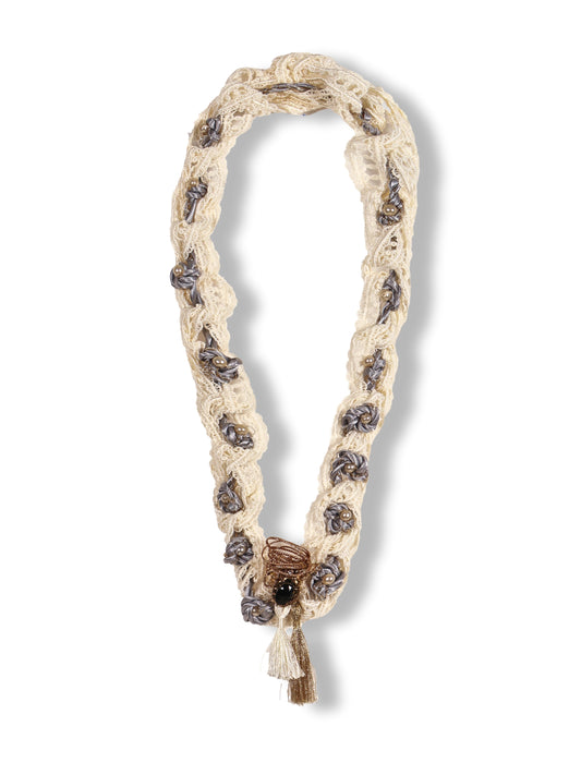 Lemis – Knotted Pearl Shaped Flower Necklace