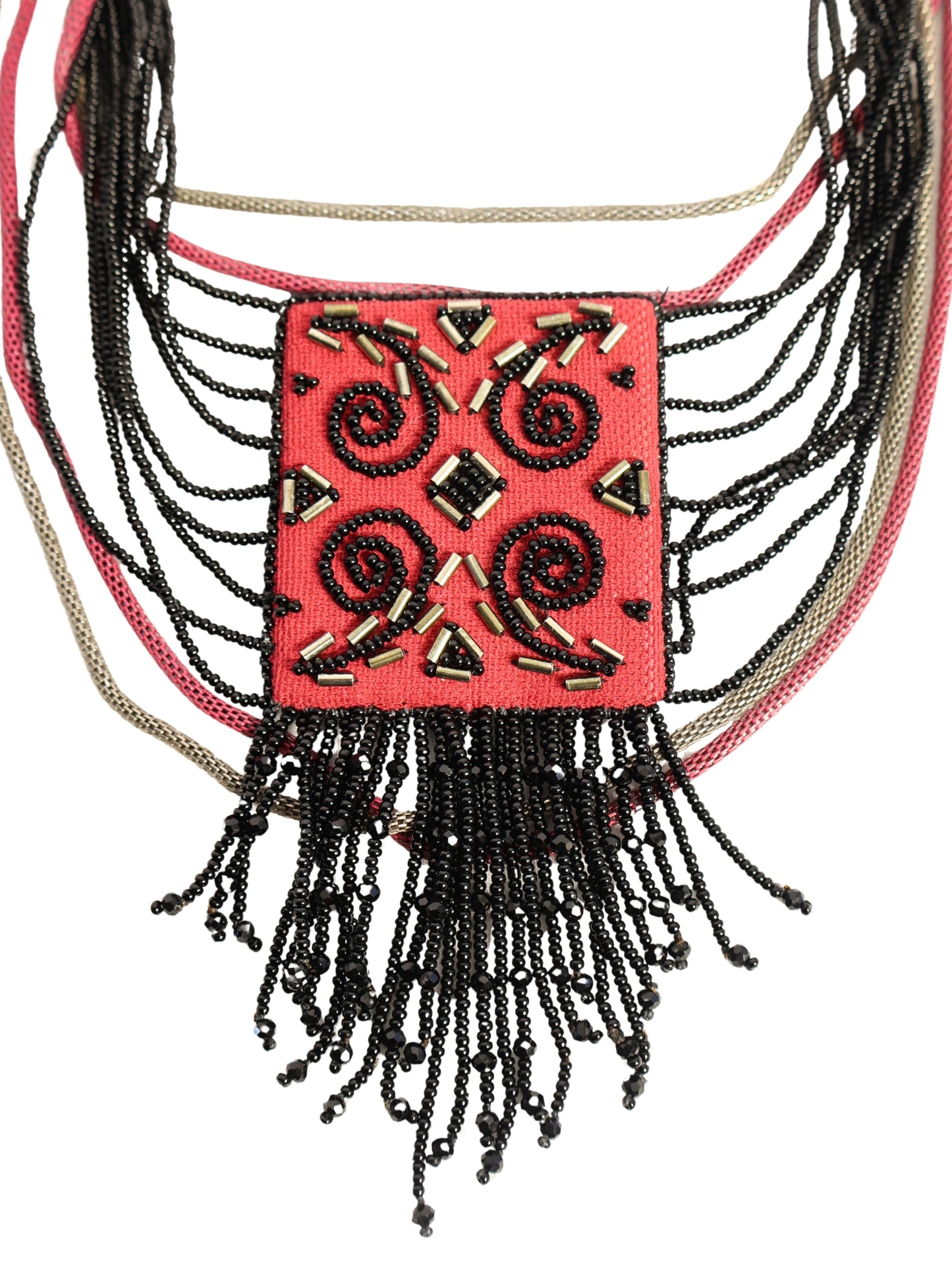 Muska Işıltısı – Siyah Boncuk ve Gümüş Boru Boncuk İşlemeli El Yapımı Kolye