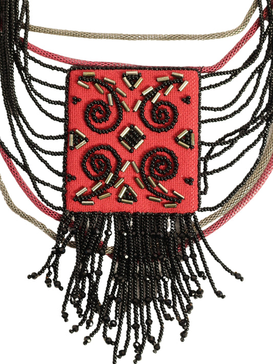 Muska Işıltısı – Siyah Boncuk ve Gümüş Boru Boncuk İşlemeli El Yapımı Kolye