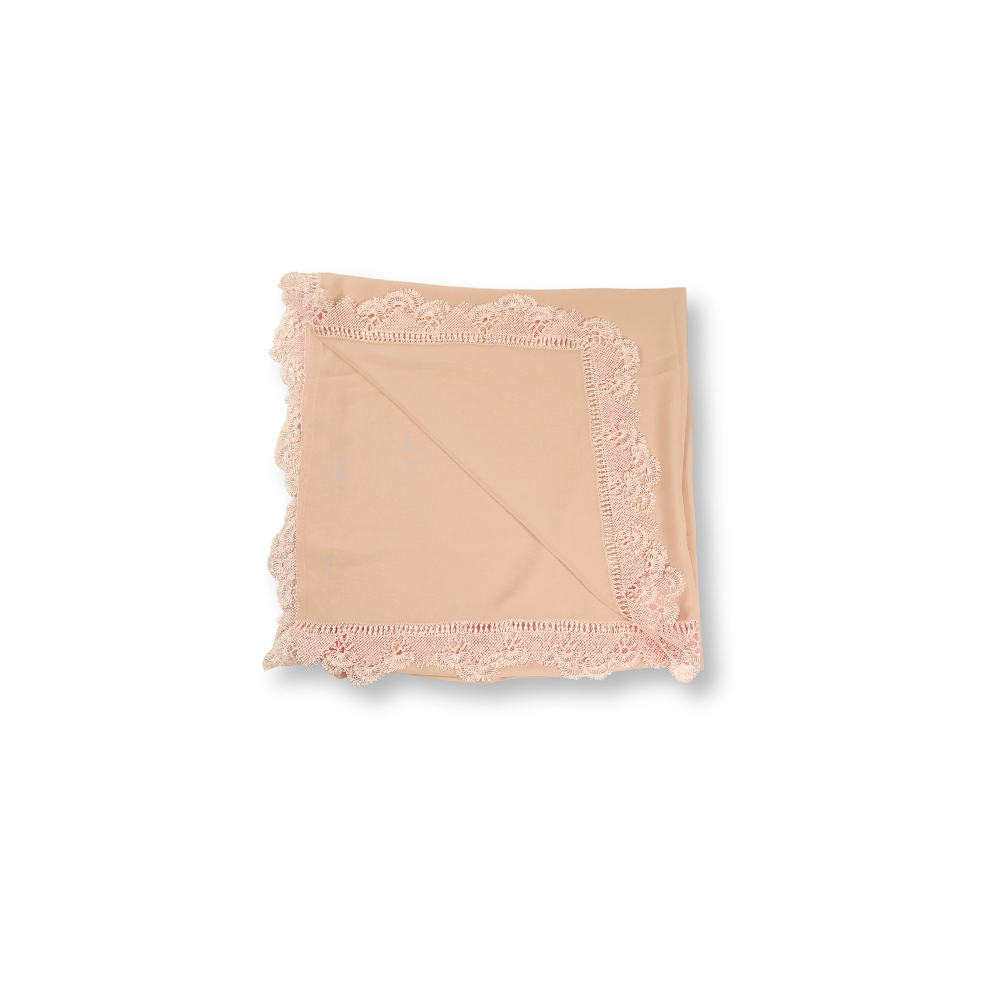 Gül Sükûneti – Pembe İpek Krep Demor ve İğne Oyası Süslemeli Namaz Başörtüsü