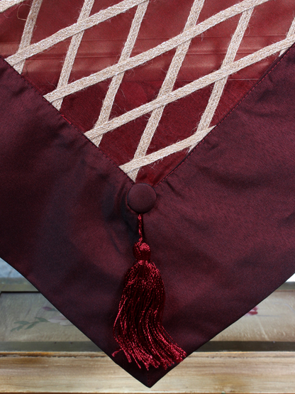 Kızıl Hatıra – El İşlemeli Bordo Organze Örtü