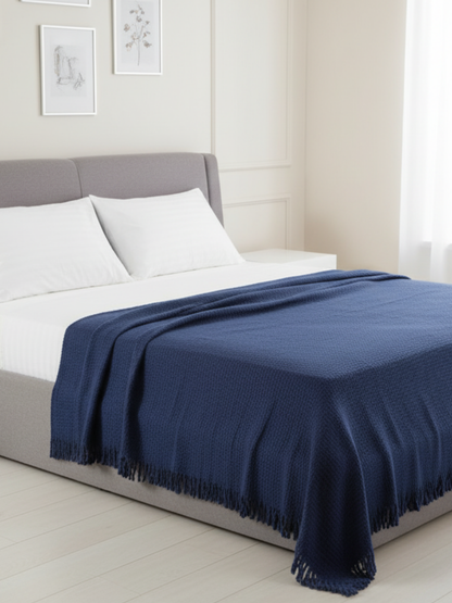 Lacivert Dokunuş – Kendinden Desenli Püsküllü Diz & Koltuk Örtüsü