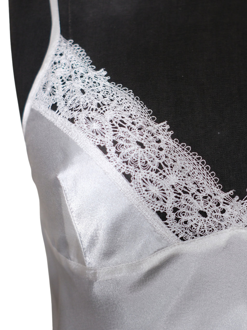 Ay Işığı - Fransız Dantel Süslemeli Beyaz İpek Saten Gecelik