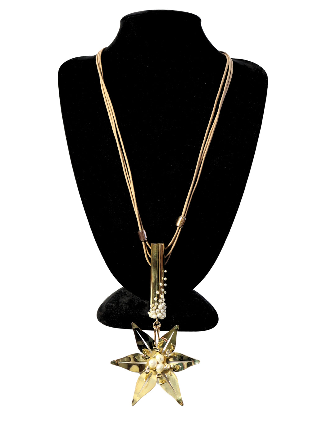 Iz's Star – Leather and Pearl Detailed Necklace