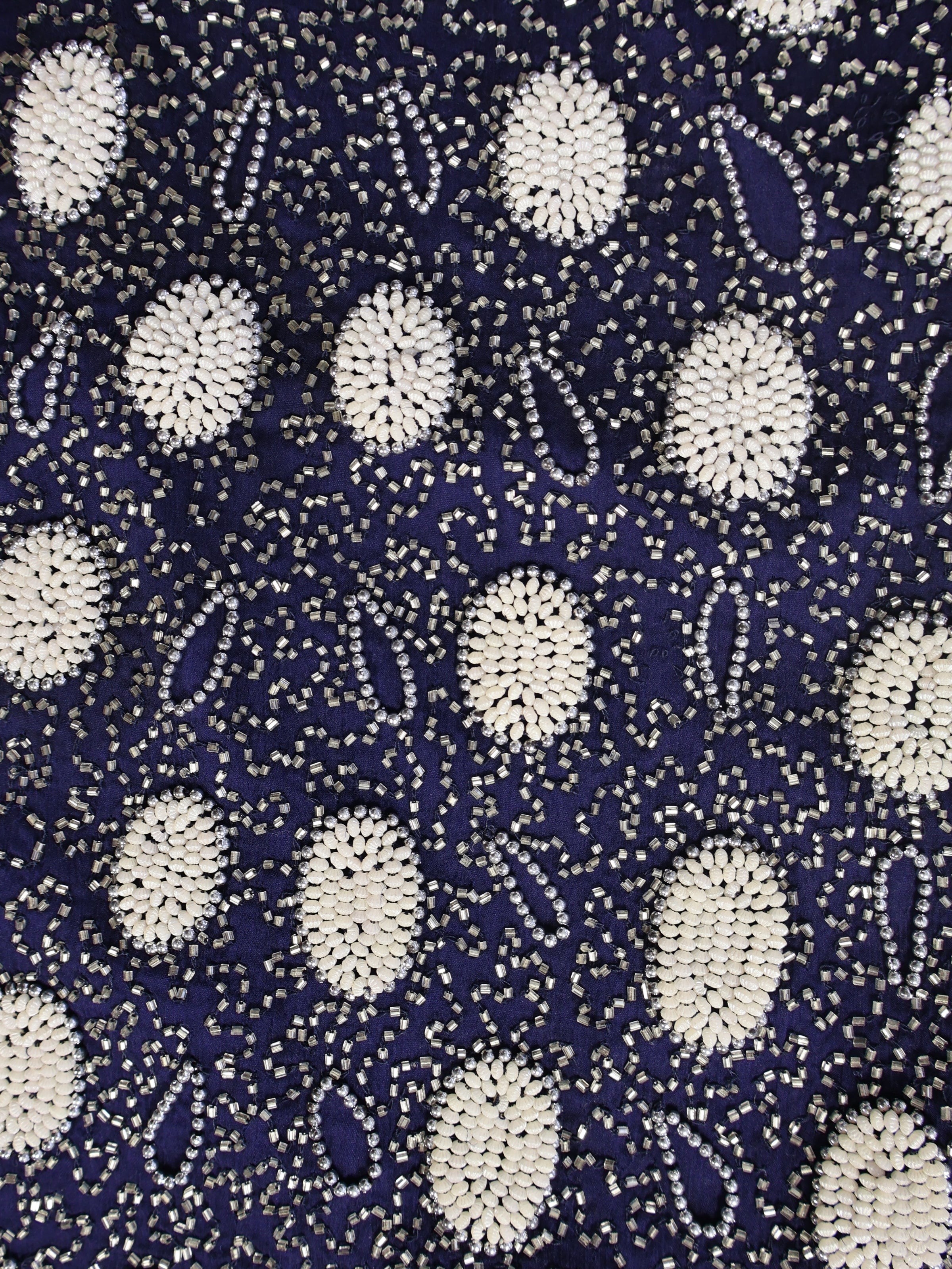 Gece Yıldızları – Lacivert Üzeri İnci Formlu Taş İşlemeli Bluz