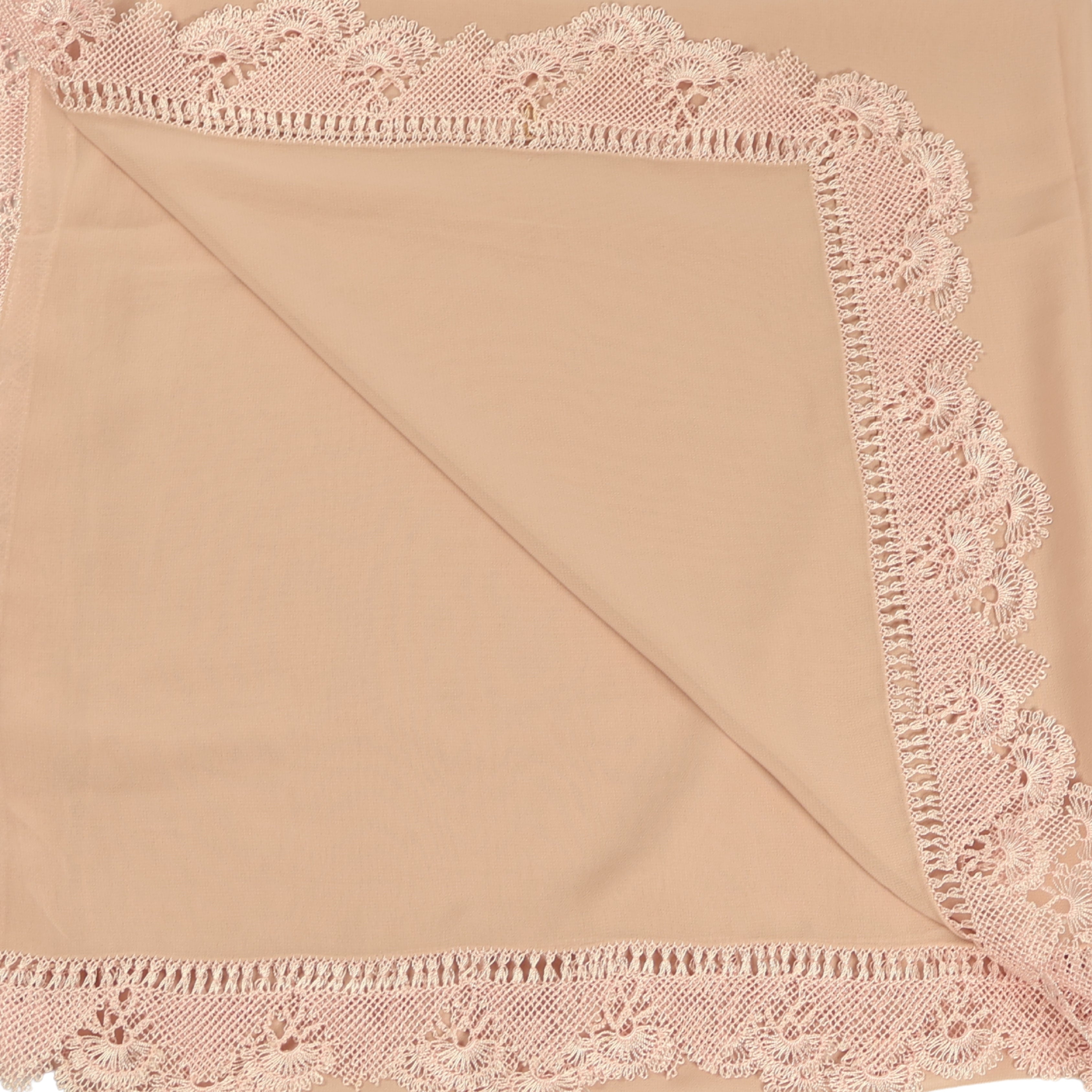 Gül Sükûneti – Pembe İpek Krep Demor ve İğne Oyası Süslemeli Namaz Başörtüsü