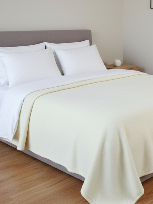 Krem Yün Dokunuş – Çift Kişilik Yatak Örtüsü / Battaniye